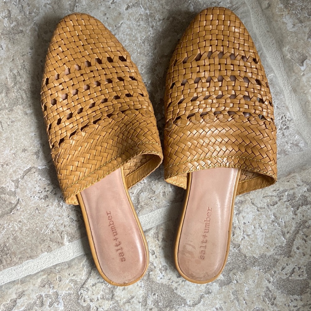 Salt + Umber Lily Woven Leather Slide